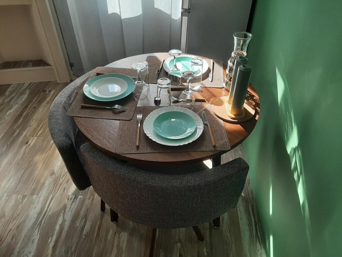 3 Apt T2 Cosy De 40 A 50 M2 Ideal Pour Un Deplacement Pro " Les Iris " Bourg-Saint-Andeol Luaran gambar