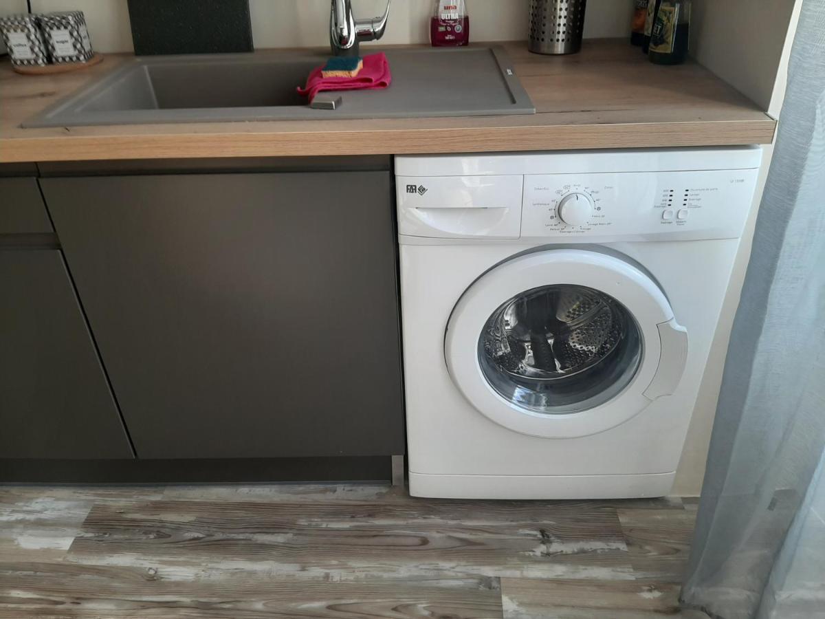 3 Apt T2 Cosy De 40 A 50 M2 Ideal Pour Un Deplacement Pro " Les Iris " Bourg-Saint-Andeol Luaran gambar