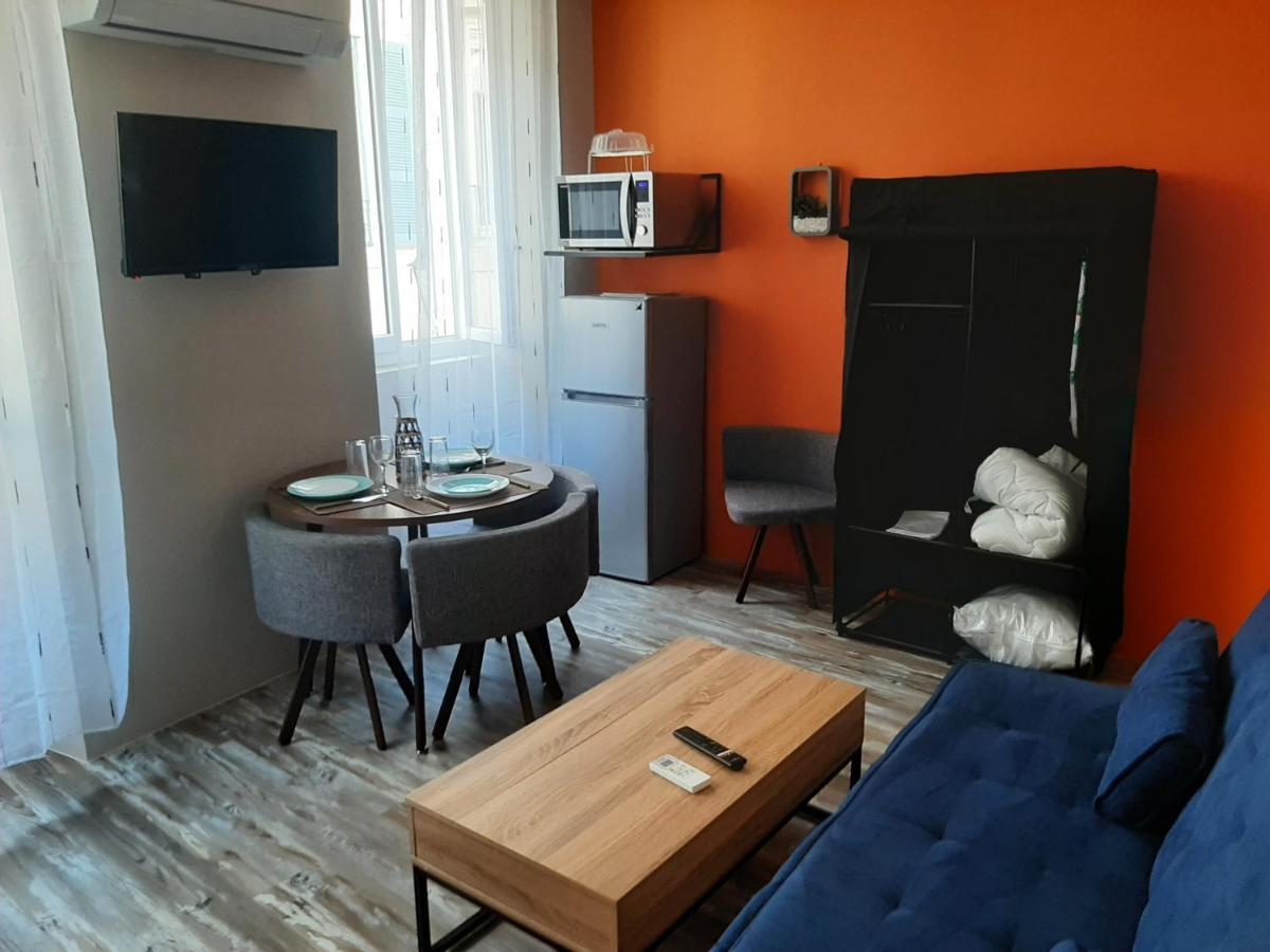 3 Apt T2 Cosy De 40 A 50 M2 Ideal Pour Un Deplacement Pro " Les Iris " Bourg-Saint-Andeol Luaran gambar